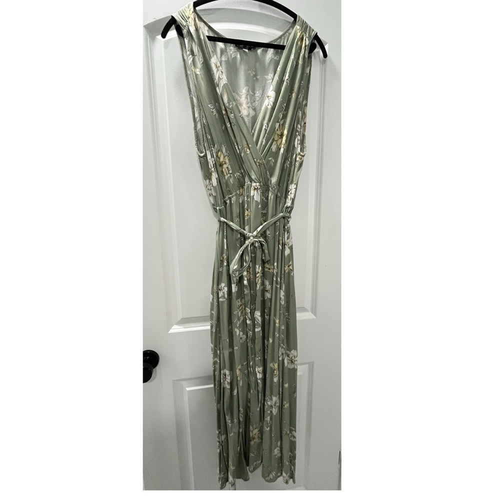 Plus size sage green floral maxi dress NWOT